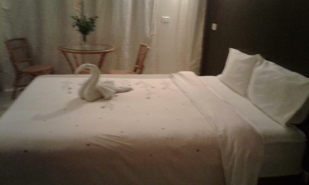 ไอส์แลนด์ แอคคอมมอเดชั่น นาดี Bed & Breakfast ภายนอก รูปภาพ